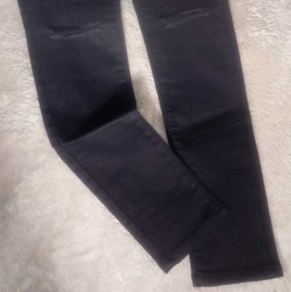 New Black ankle Jeans, ripped at knees - Picture 5 of 8